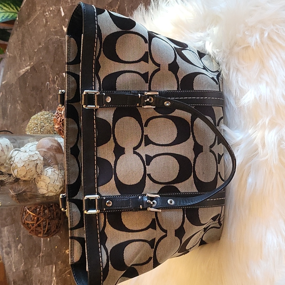 Coach Purse, good used condition with some wear on bottom ends